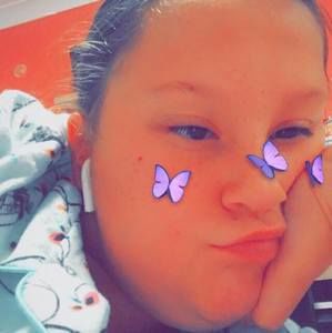 Meet your Posher, Chloe